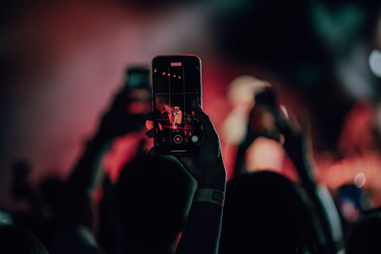 Jak zbudować markę osobistą w social mediach za pomocą wideo? Przewodnik dla ekspertów i przedsiębiorców